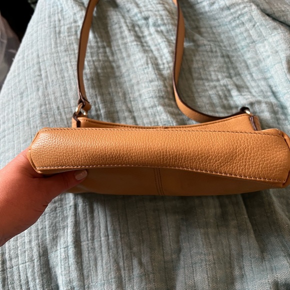 Tignanello Leather Butter Cream Shoulder Bag with Silver hardware - Picture 3 of 5